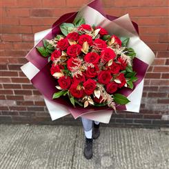 24 Rose Handtied 