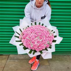 100 Pink Roses